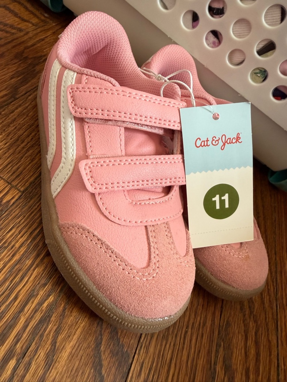Toddler Cat and Jack Dakota Retro Velcro Sneakers. NWT.